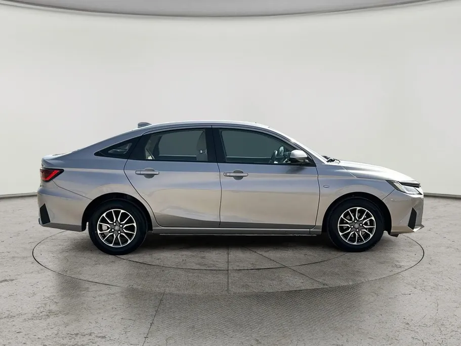 2024 Toyota Yaris  Y 