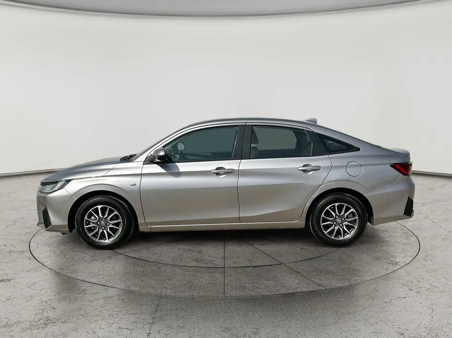 2024 Toyota Yaris  Y 