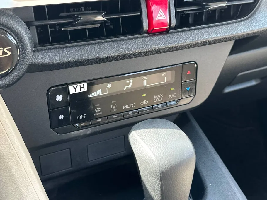 2024 Toyota Yaris  Y 