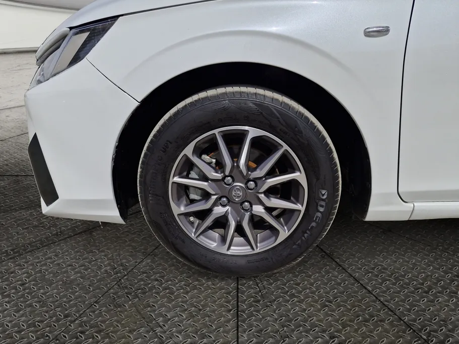 2023 Toyota Yaris  Y 