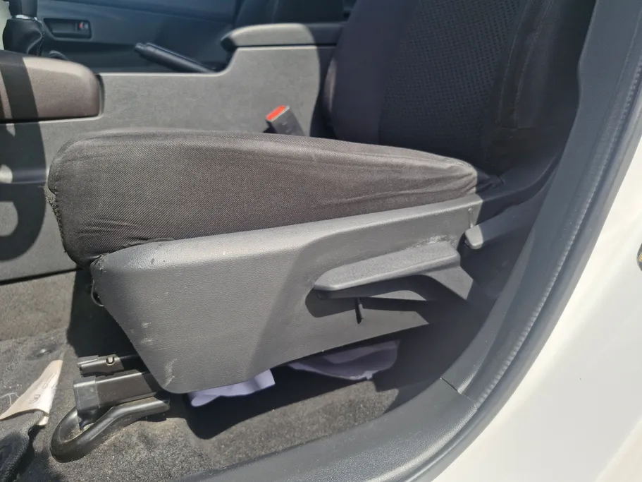 2023 Toyota Yaris  Y 