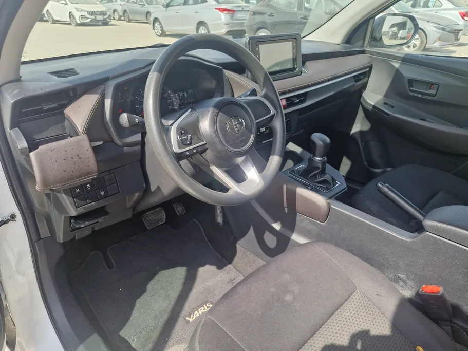 2023 Toyota Yaris  Y 