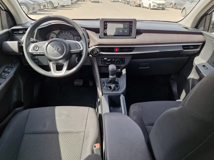 2023 Toyota Yaris  Y 