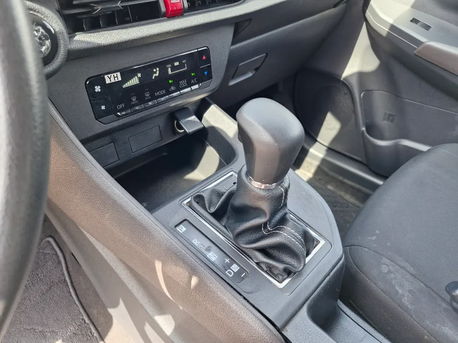 2023 Toyota Yaris  Y 