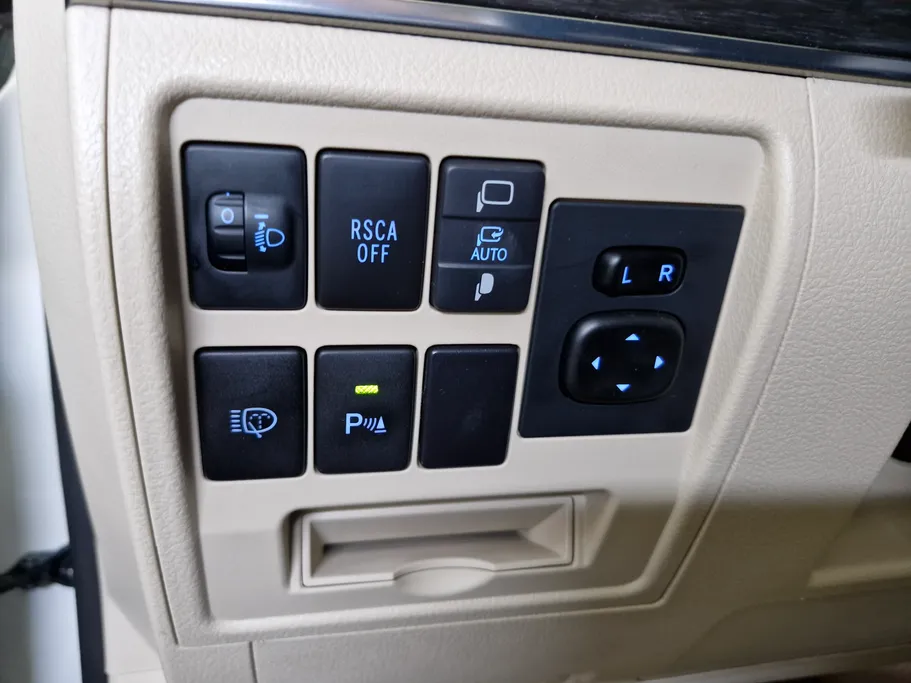 2021 Toyota Land Cruiser Grand Touring 