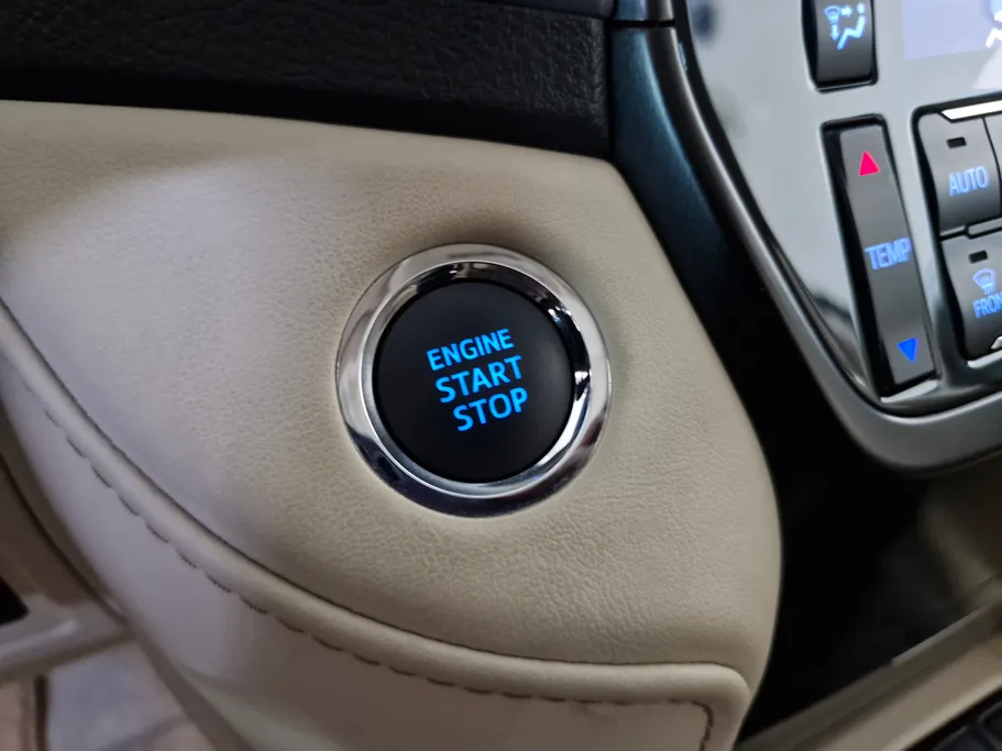 2021 Toyota Land Cruiser Grand Touring 