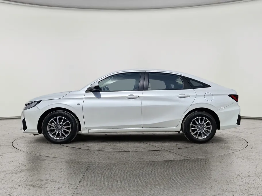 2023 Toyota Yaris  Y 