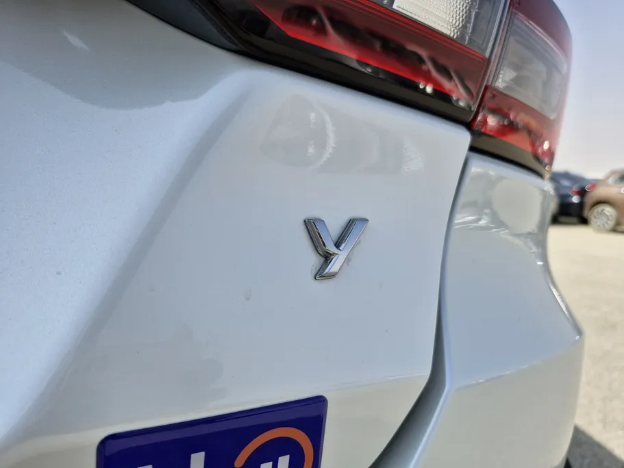 تويوتا يارس Y 2023 