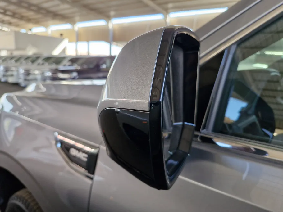 جي إم سي  يوكن SLE 2023 