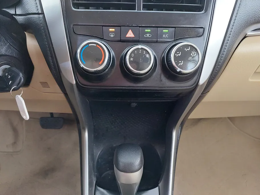 تويوتا يارس Y 2019 