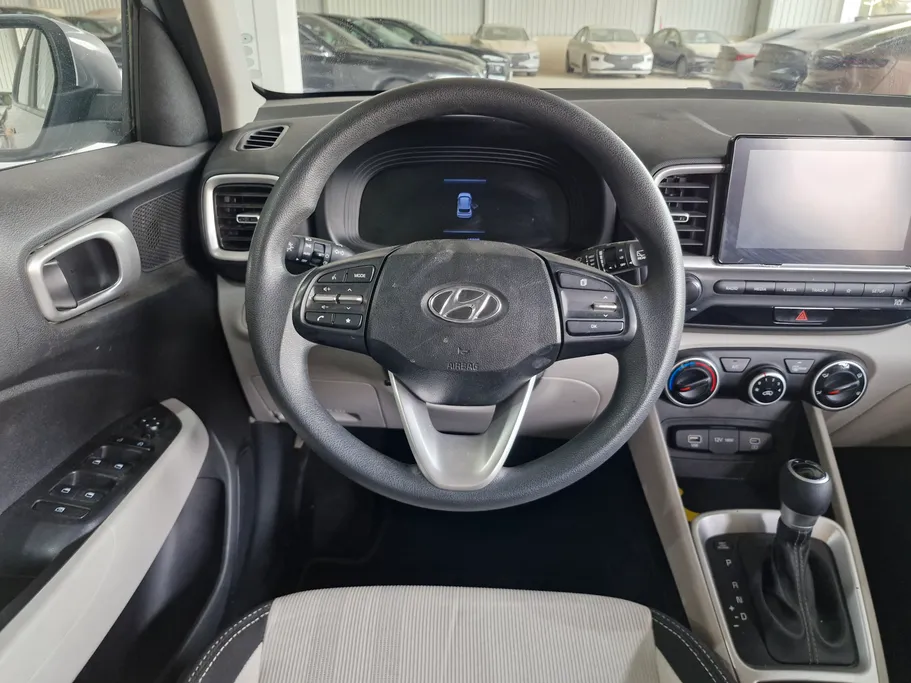 2024 Hyundai Venue Smart 