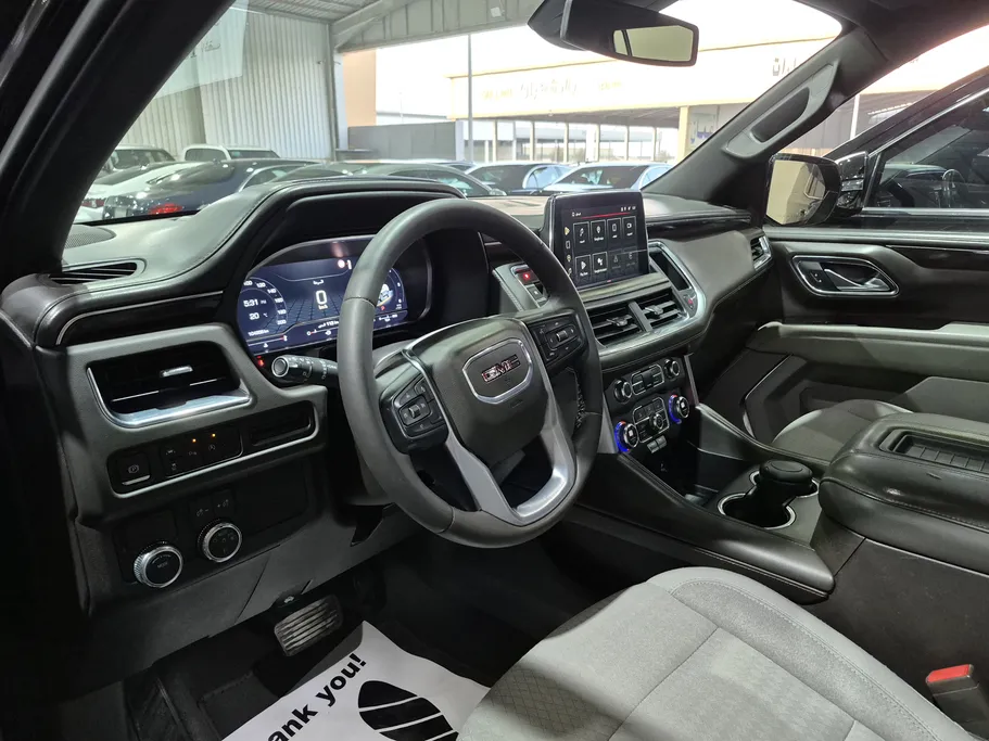 2023 GMC Yukon SLE 