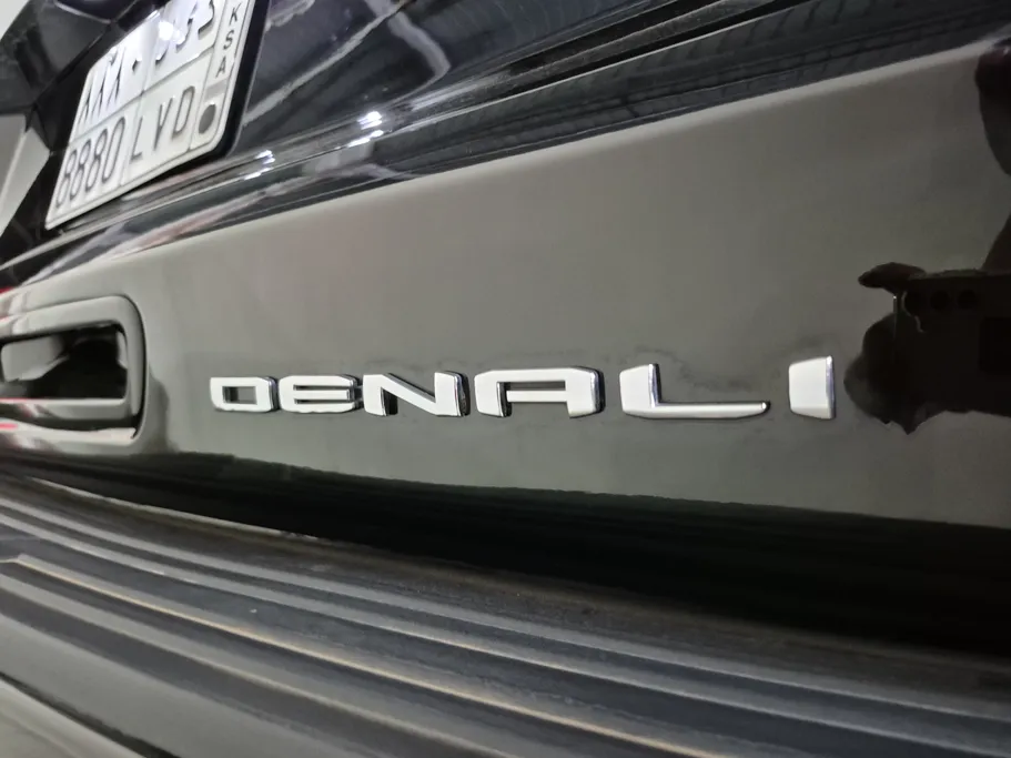 جي إم سي  يوكن دينالي 2021 