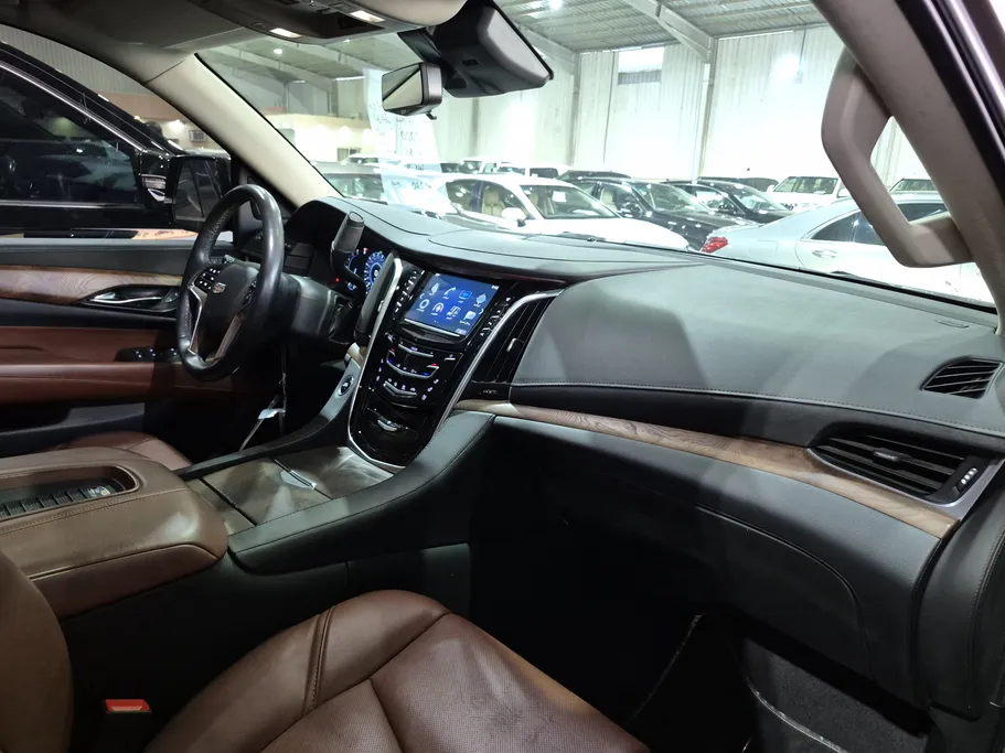 كاديلاك اسكاليد Luxury 2020 