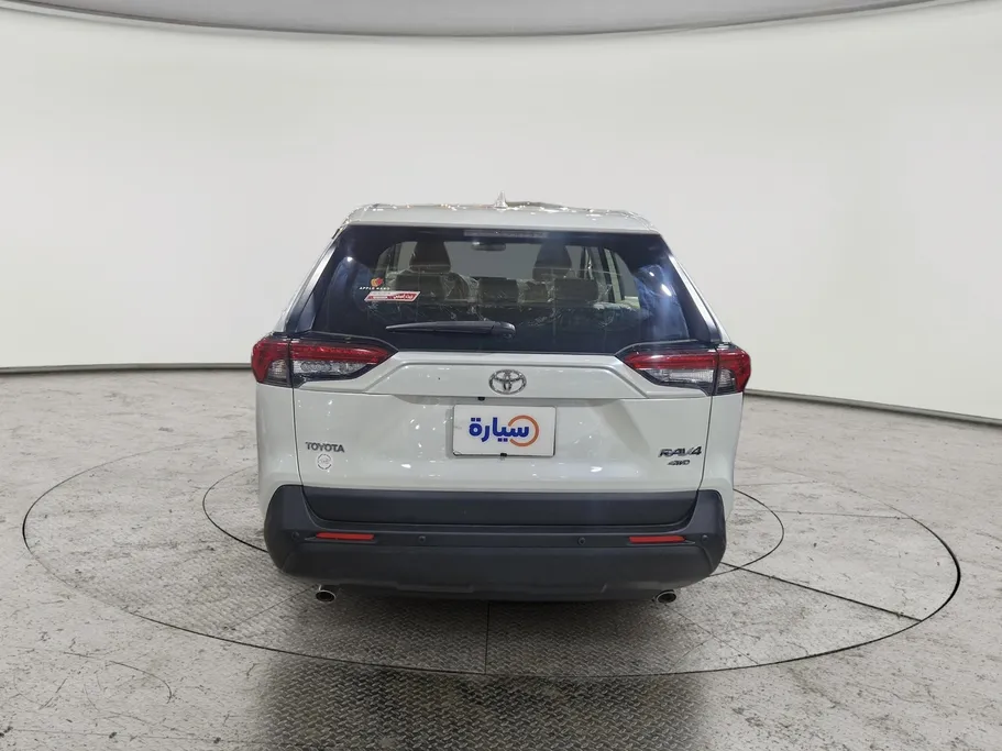 تويوتا راف فور LE 2022 