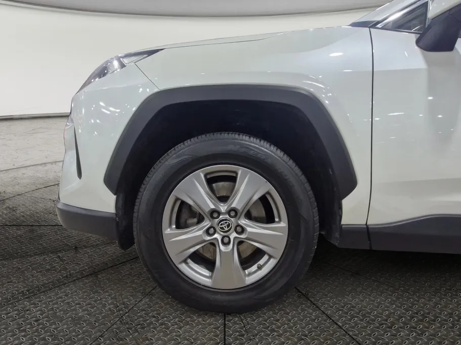 تويوتا راف فور LE 2022 