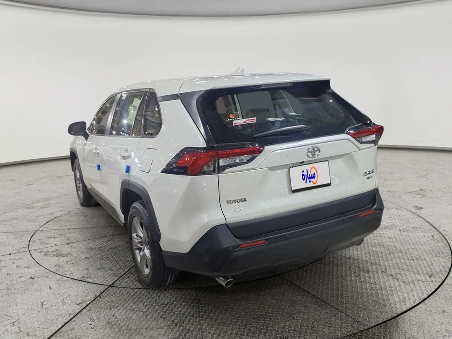تويوتا راف فور LE 2022 