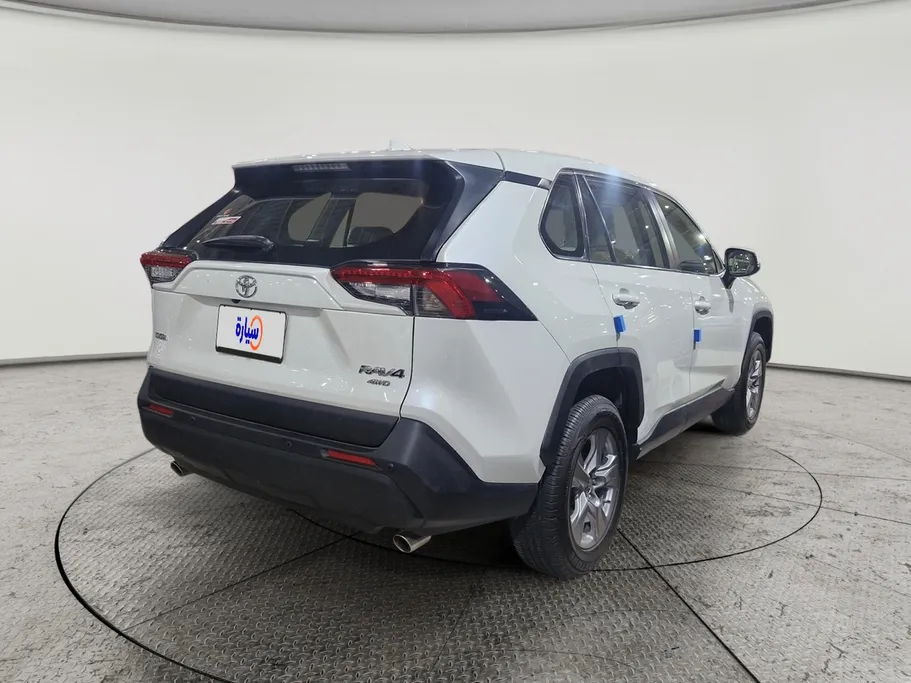 تويوتا راف فور LE 2022 