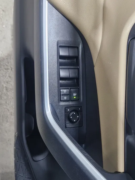 تويوتا راف فور LE 2022 