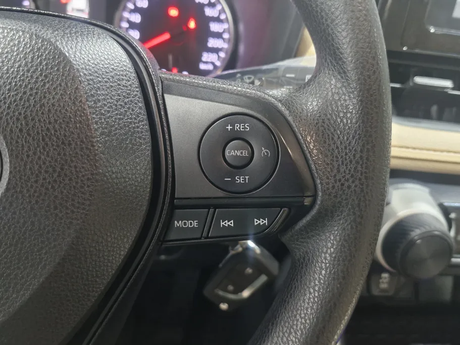 تويوتا راف فور LE 2022 