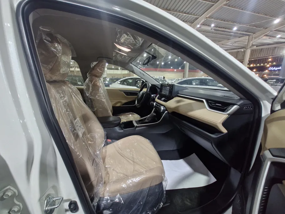 تويوتا راف فور LE 2022 