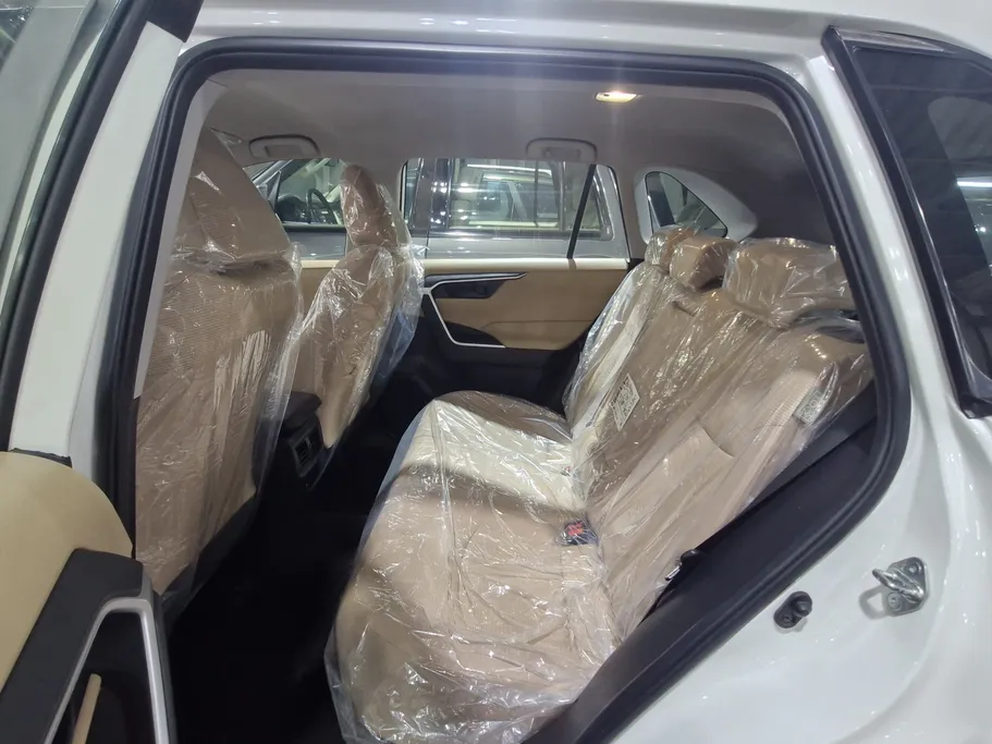 تويوتا راف فور LE 2022 