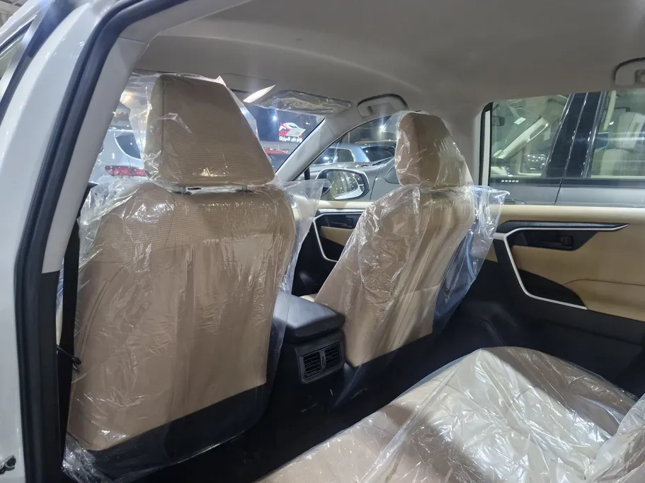 تويوتا راف فور LE 2022 