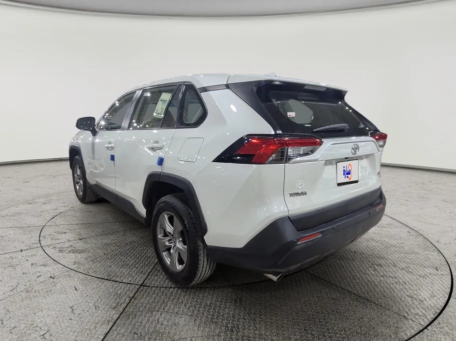 تويوتا راف فور LE 2022 