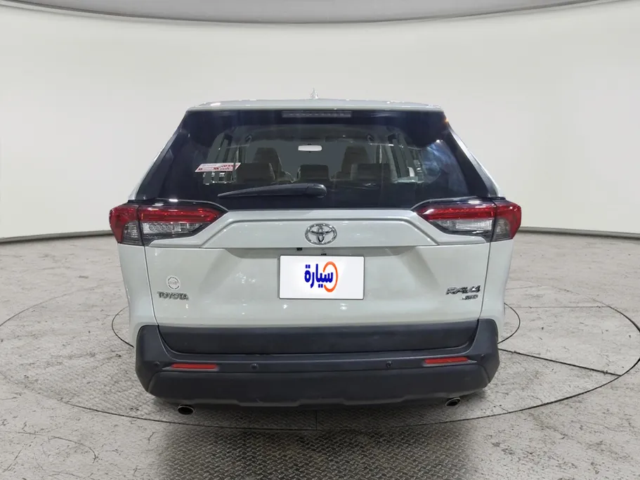 تويوتا راف فور LE 2022 