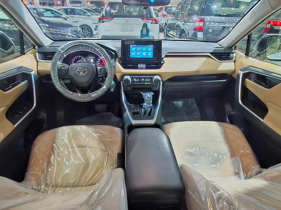 تويوتا راف فور LE 2022 