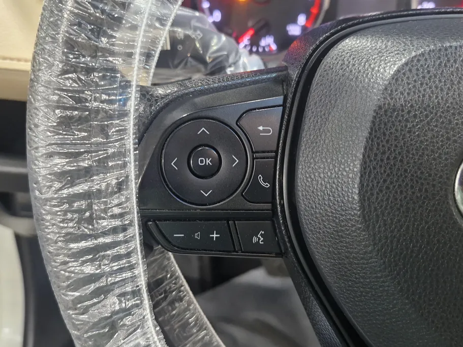 تويوتا راف فور LE 2022 