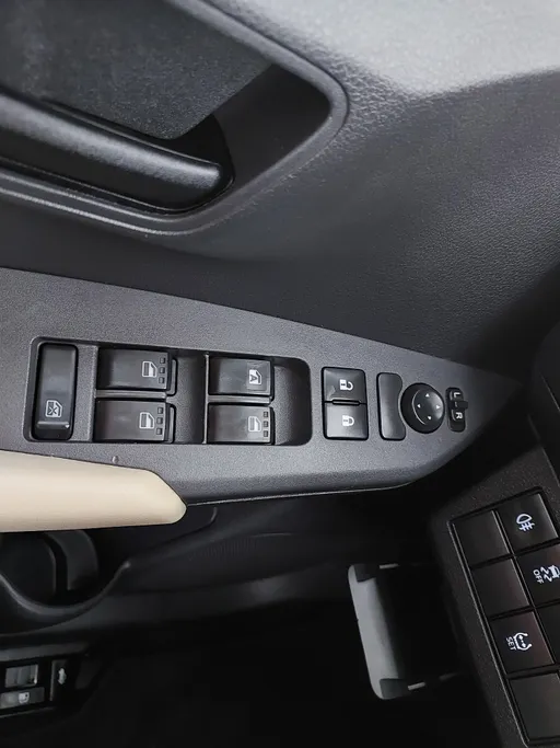 تويوتا يارس Y 2023 