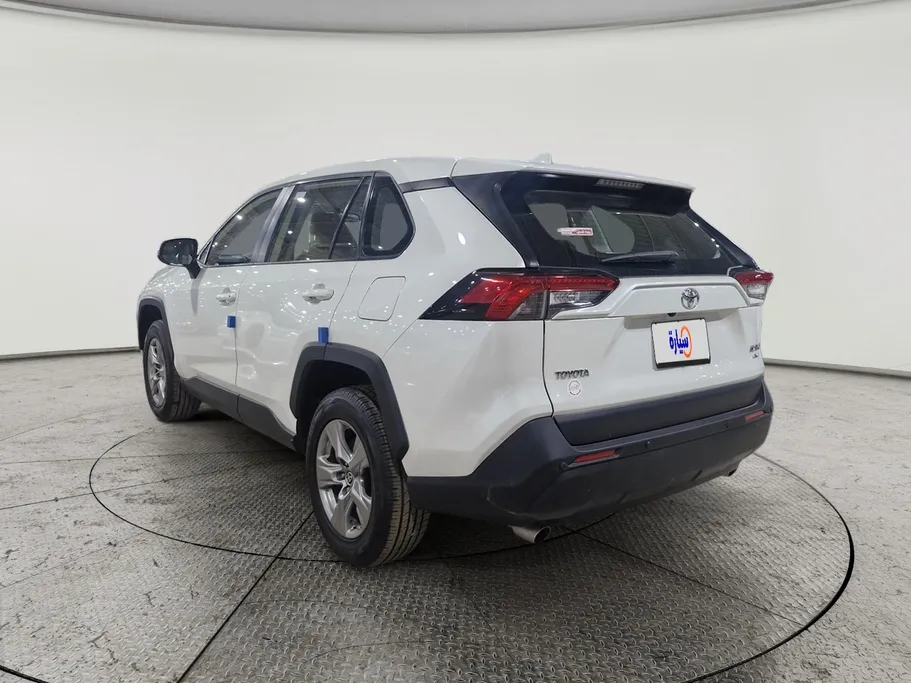 تويوتا راف فور LE 2022 