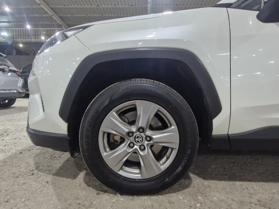 تويوتا راف فور LE 2022 