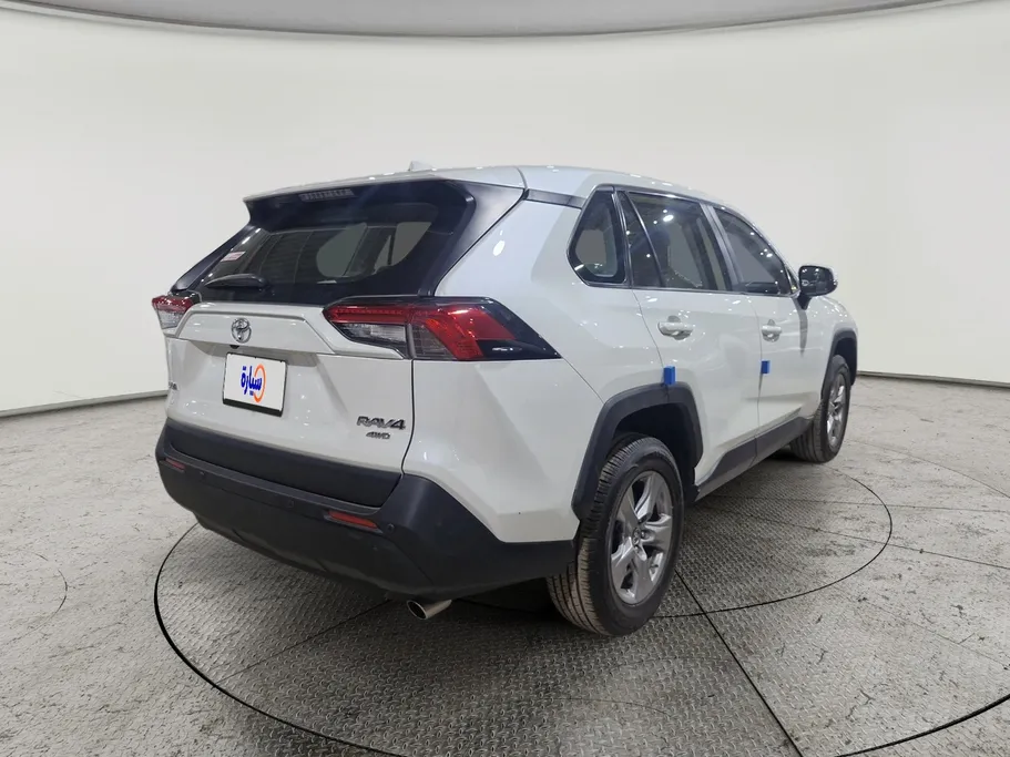 تويوتا راف فور LE 2022 