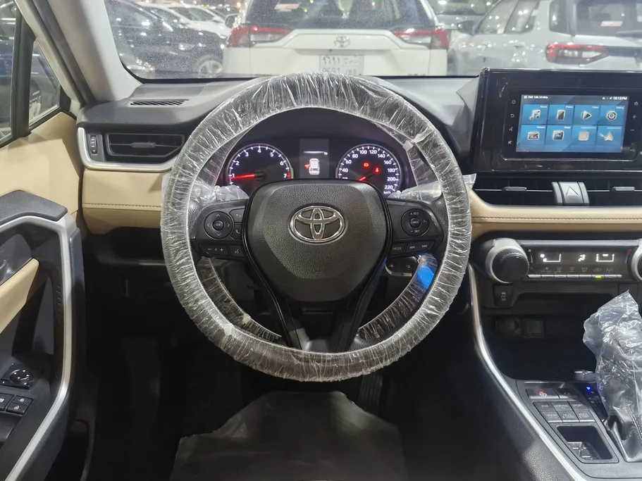 تويوتا راف فور LE 2022 