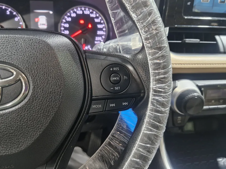 تويوتا راف فور LE 2022 