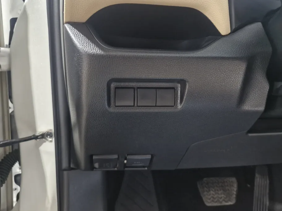 تويوتا راف فور LE 2022 