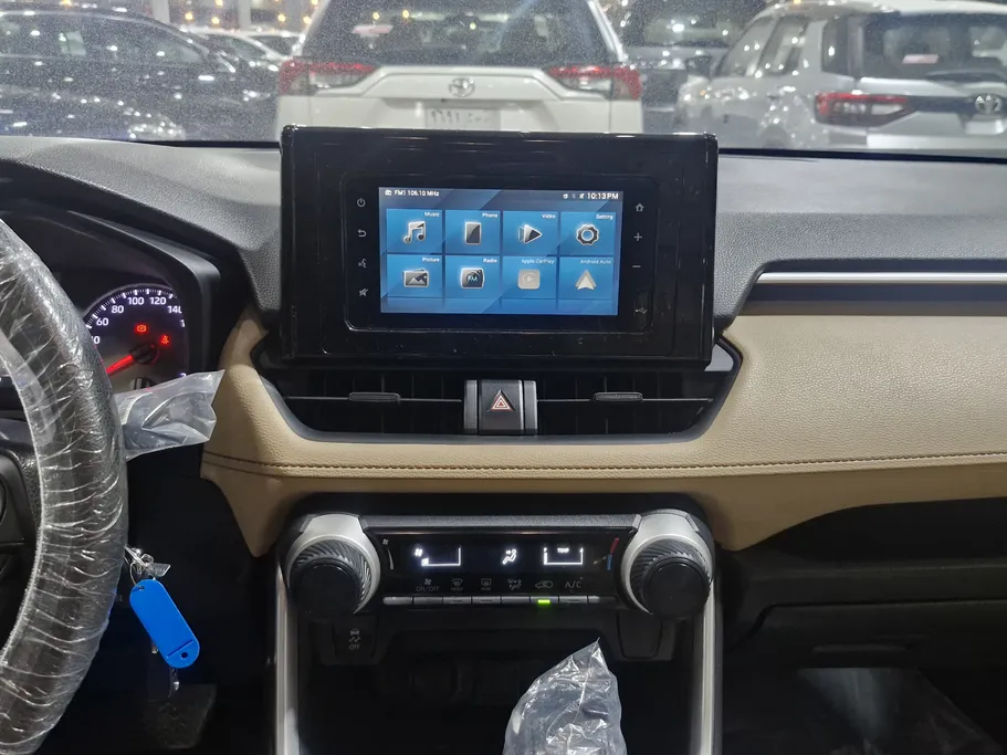 تويوتا راف فور LE 2022 