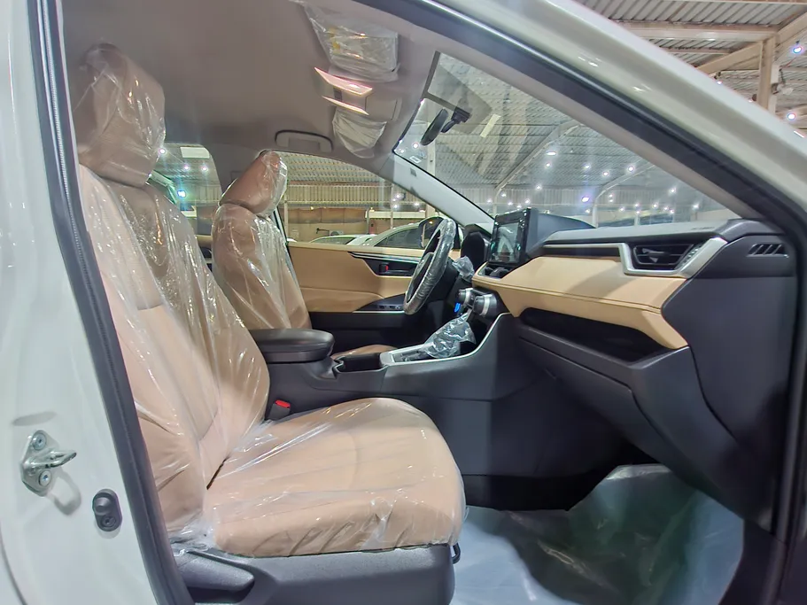 تويوتا راف فور LE 2022 