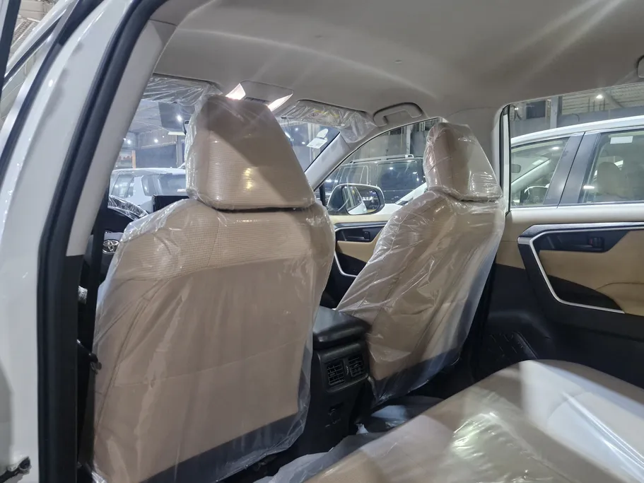 تويوتا راف فور LE 2022 