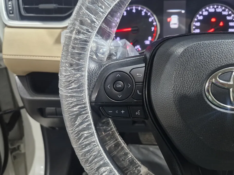 تويوتا راف فور LE 2022 