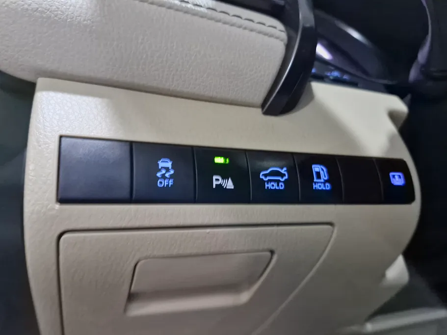 تويوتا كامري GLE HEV  2024 