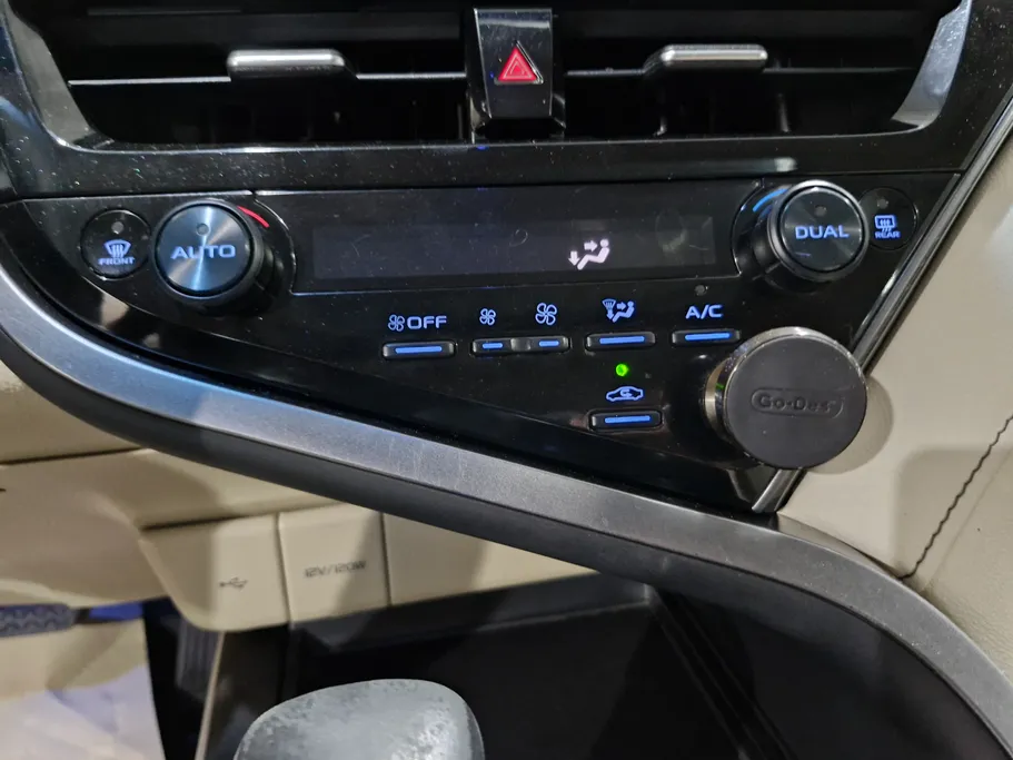 تويوتا كامري GLE HEV  2024 