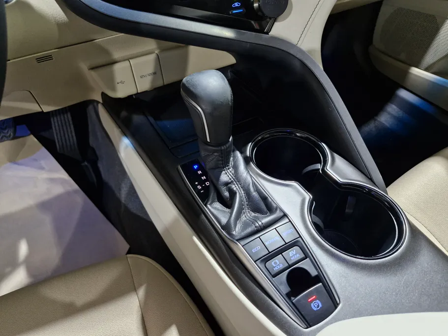 تويوتا كامري GLE HEV  2024 