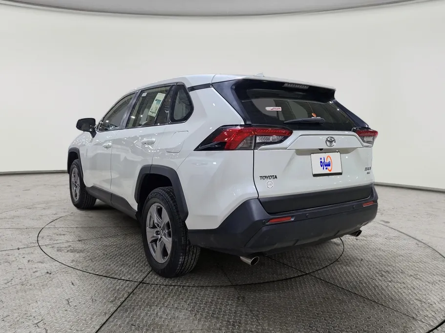 تويوتا راف فور LE 2022 