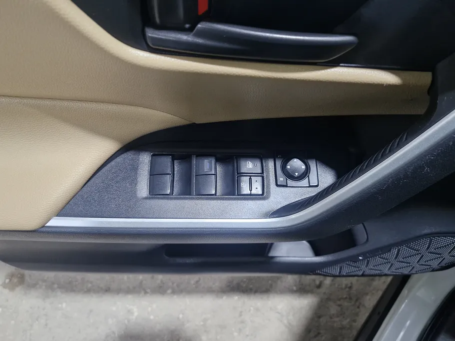 تويوتا راف فور LE 2022 