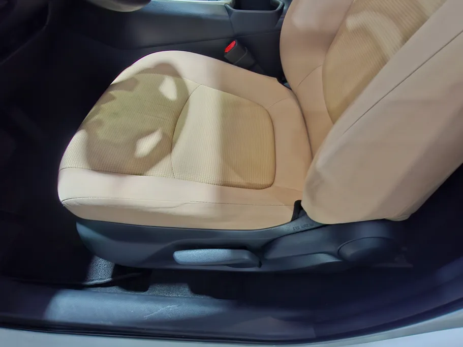 تويوتا راف فور LE 2022 