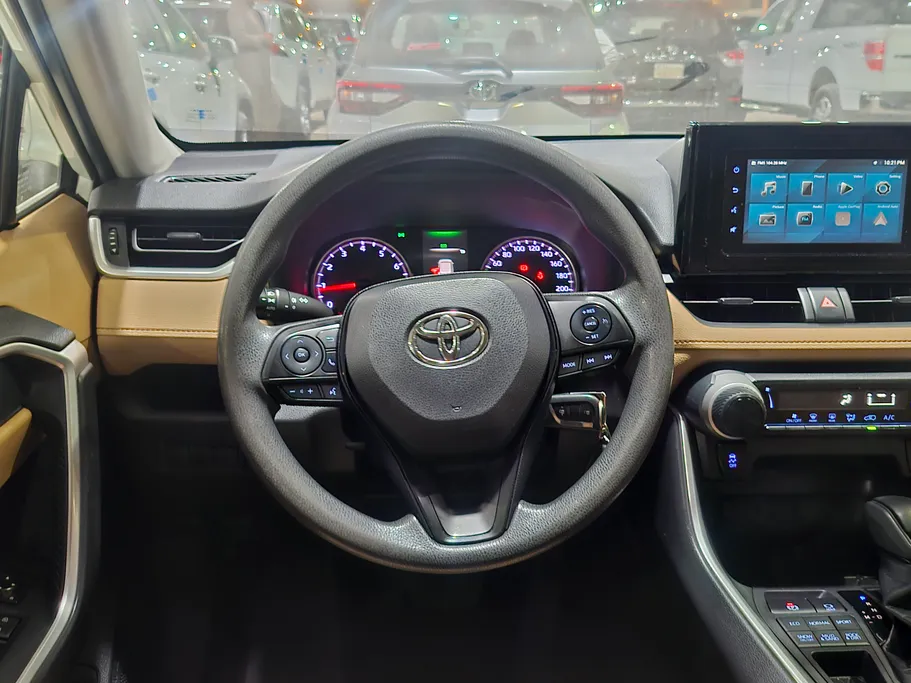 تويوتا راف فور LE 2022 