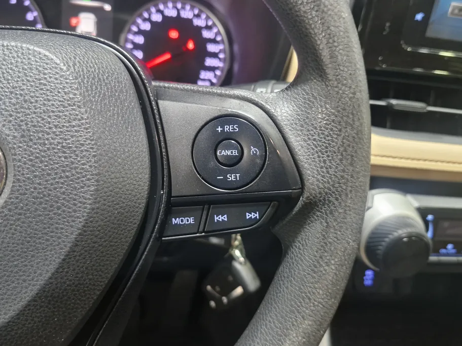 تويوتا راف فور LE 2022 